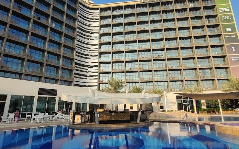 Yas Plaza Marina