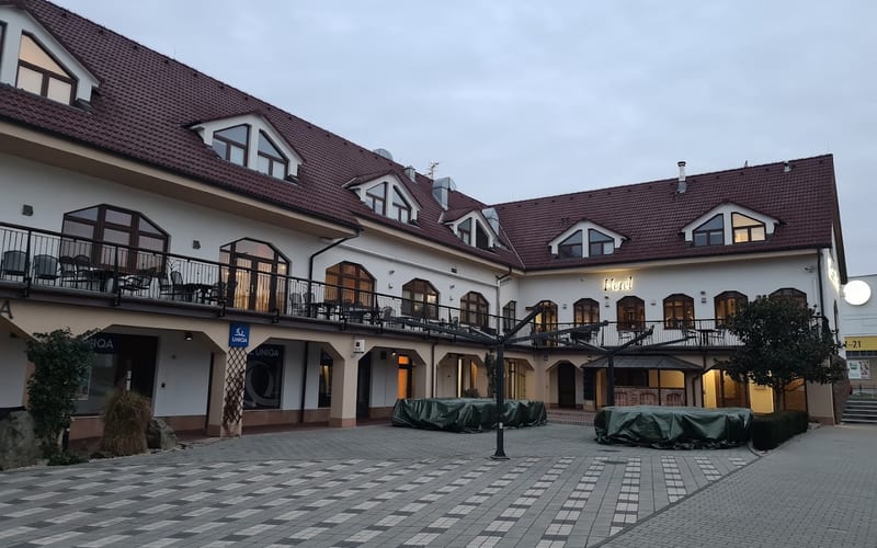 Restaurace a hotel Sluneční dvůr