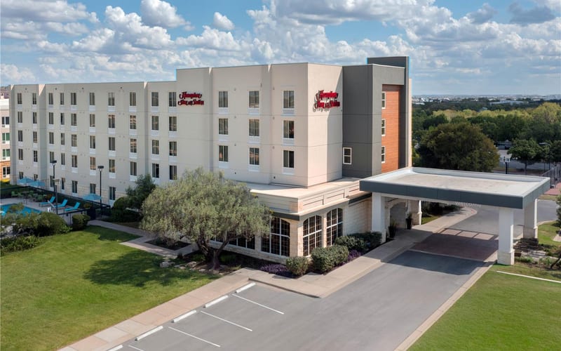 Hampton Inn & Suites Austin-Airport