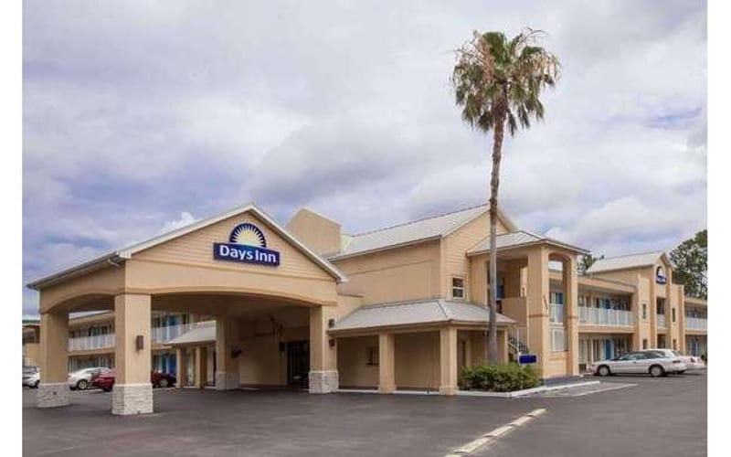 Econolodge / Suburban Studios Daytona Beach Speedway