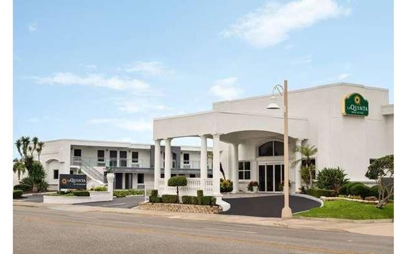 La Quinta Inn & Suites by Wyndham Oceanfront Daytona Beach