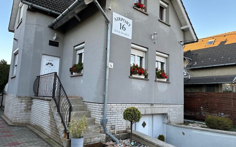 Airport16 B&B