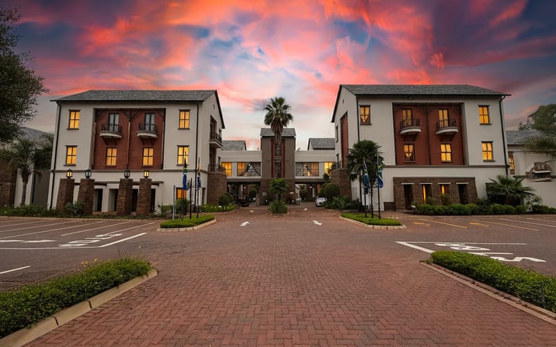 Tayfin Royale Hotel, Restaurant & Conference Centre