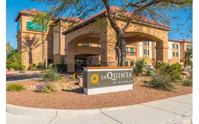 La Quinta Inn & Suites by Wyndham Las Vegas Airport South