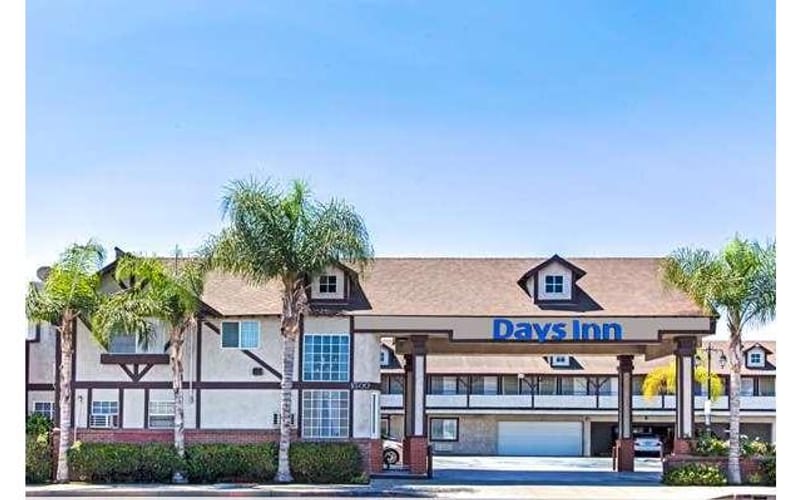 Cabana Inn & Suites