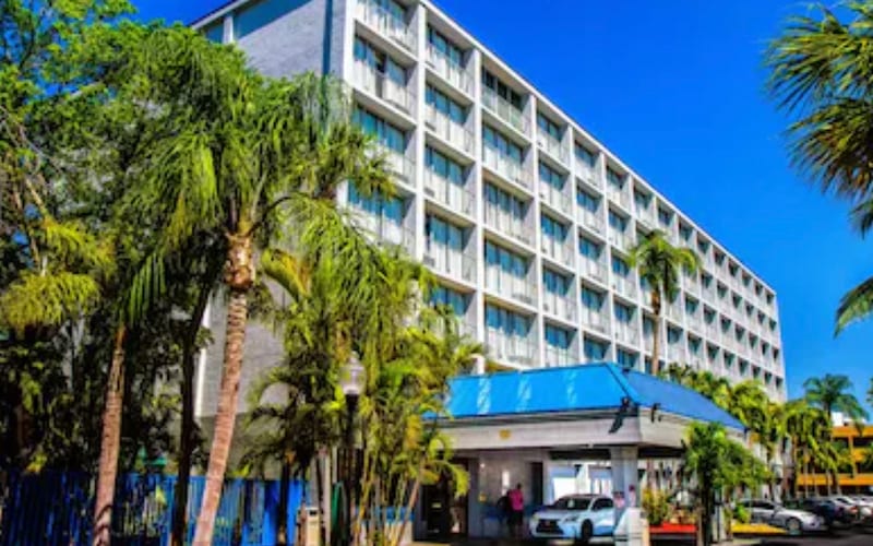 North Miami Beach Gardens Inn & Suites