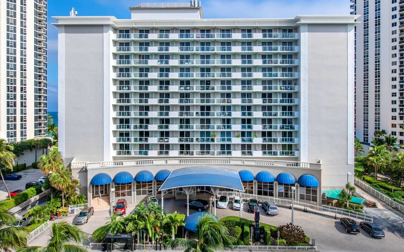 Ramada Plaza by Wyndham Marco Polo Beach Resort