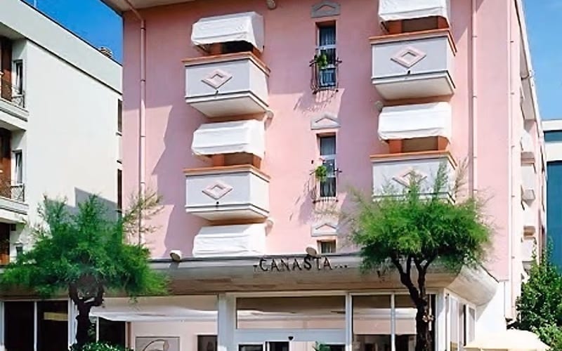 Hotel Canasta