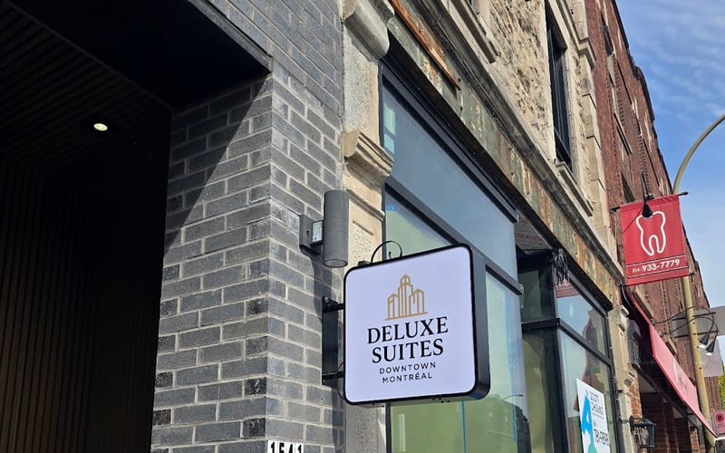 Deluxe suites downtown montreal