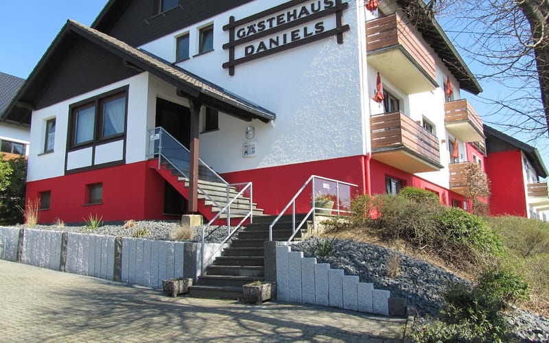 l-gut Race Hotel zur Burg Nürburg