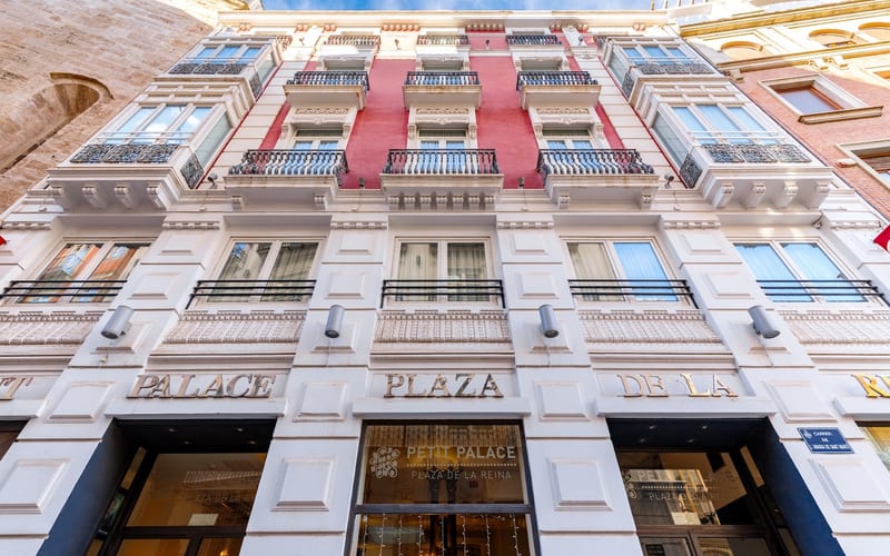Petit Palace Plaza de la Reina